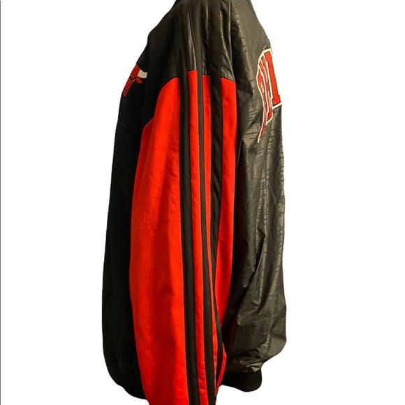 SOLD Adidas Chicago Bulls black and red track jacket men’s 4XL - Picture 2 of 3
